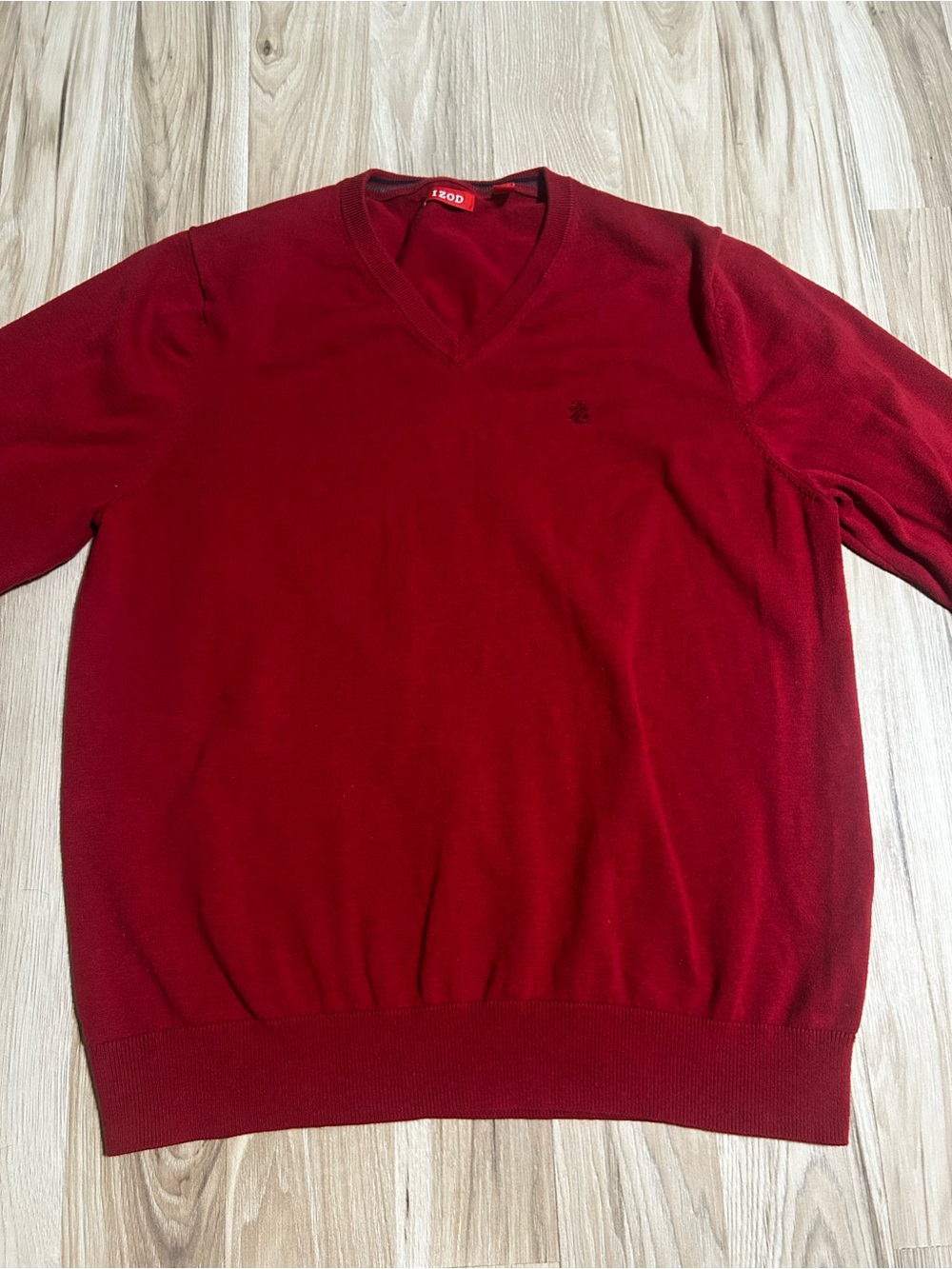 Izod Men's V-Neck Sweater in Burgundy Red